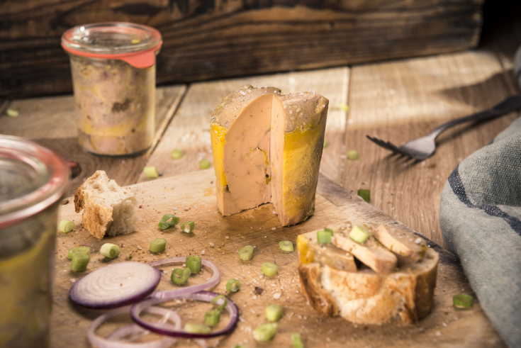 Foie gras de canard cru déveiné idéal pour terrines - Maison Montfort