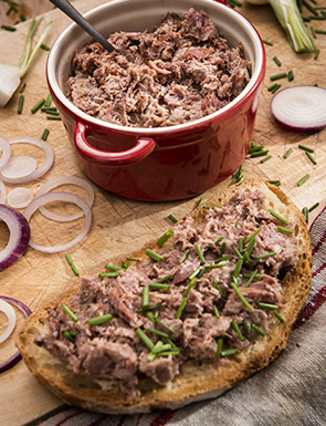 Terrine de canard bio au lard fumé à déguster